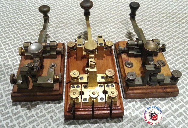 Öller Telegraph key 1857  -  Comparsion with 3rd productions