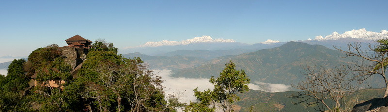 Uitzicht op de Ganesh Himal en de Manaslu (8156 m.)