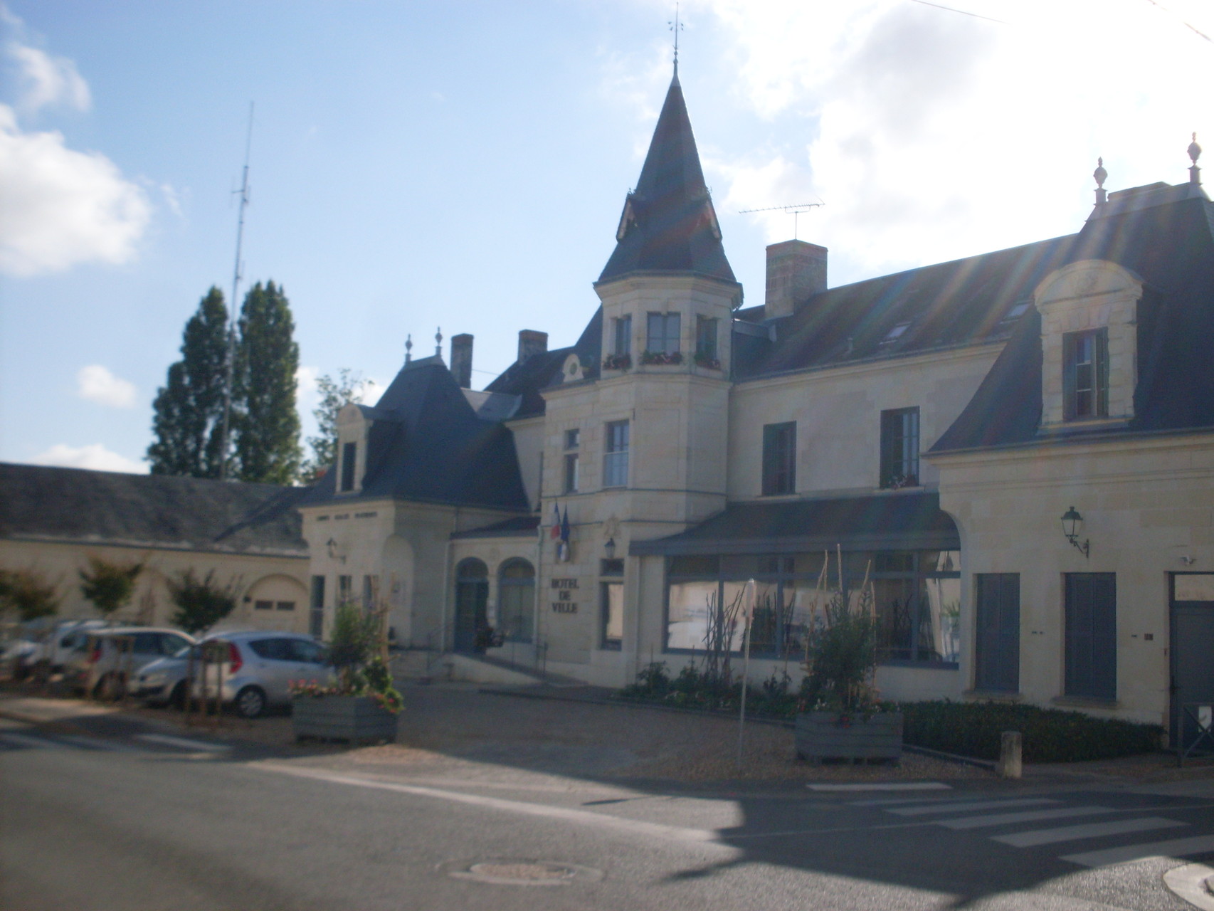 Bourgueil "la mairie"