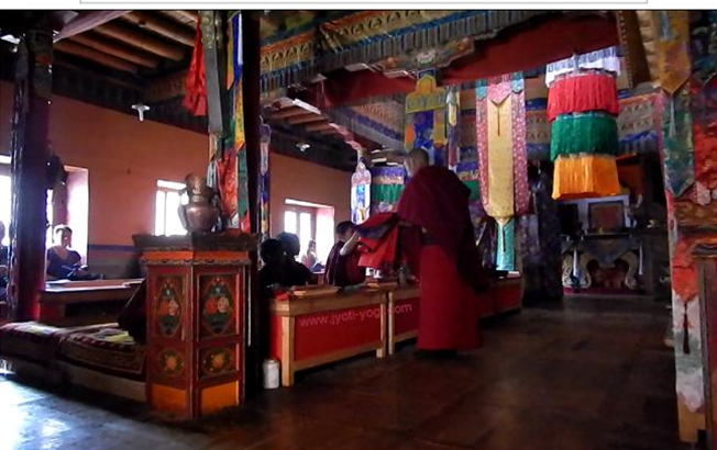 monastère Ladakh, yoga, méditation, jyoti-yogi, cérémonie