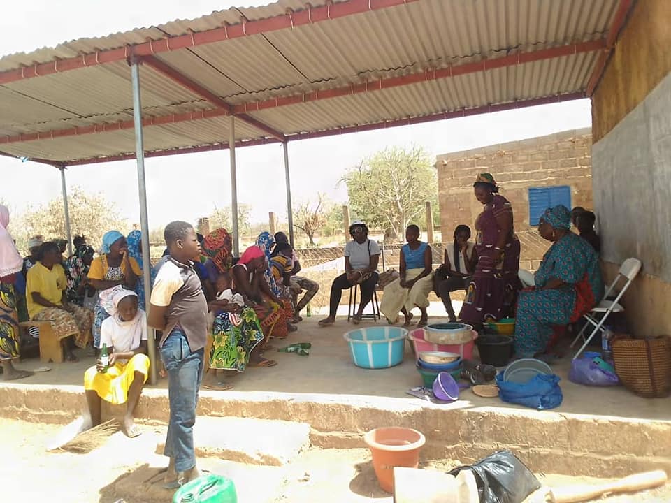 Formation  des productrices  agro-écologiques sur les  techniques d’enrobage des semences et du  paillage