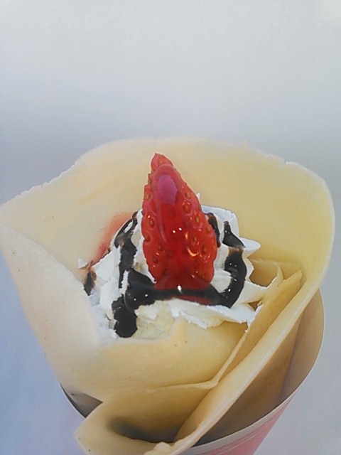 Nonhoi strawberry farm's 「Nonhoi strowberry choco whipped cream crepe」