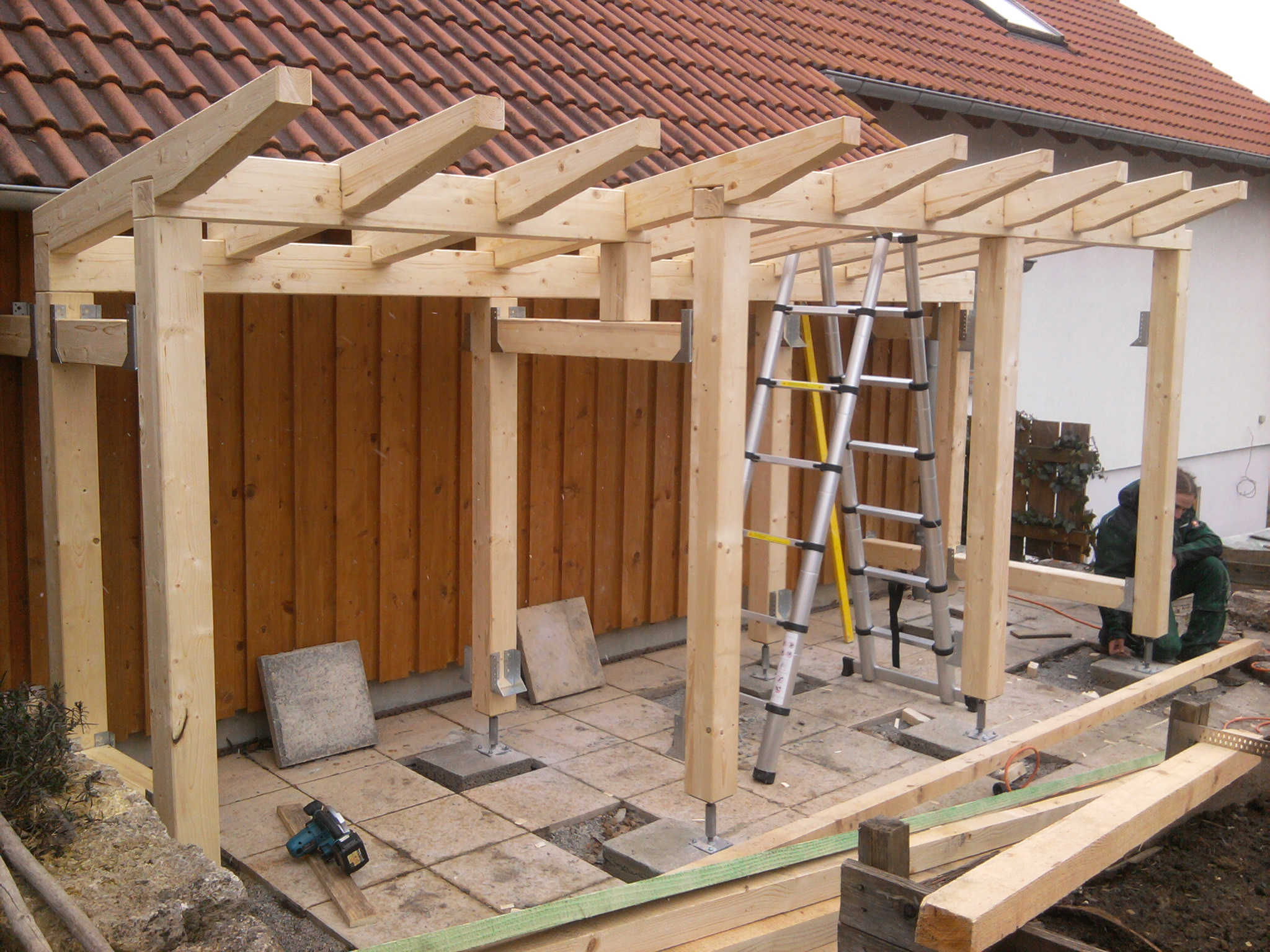 Holzunterstand