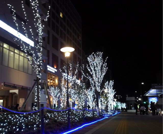 六本松駅前のクリスマスイルミネーション