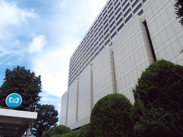 梅雨の晴れ間に恵まれた東京地裁