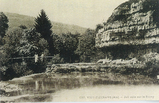 Vieu d'Izenave: Passerelle sur le Borrey