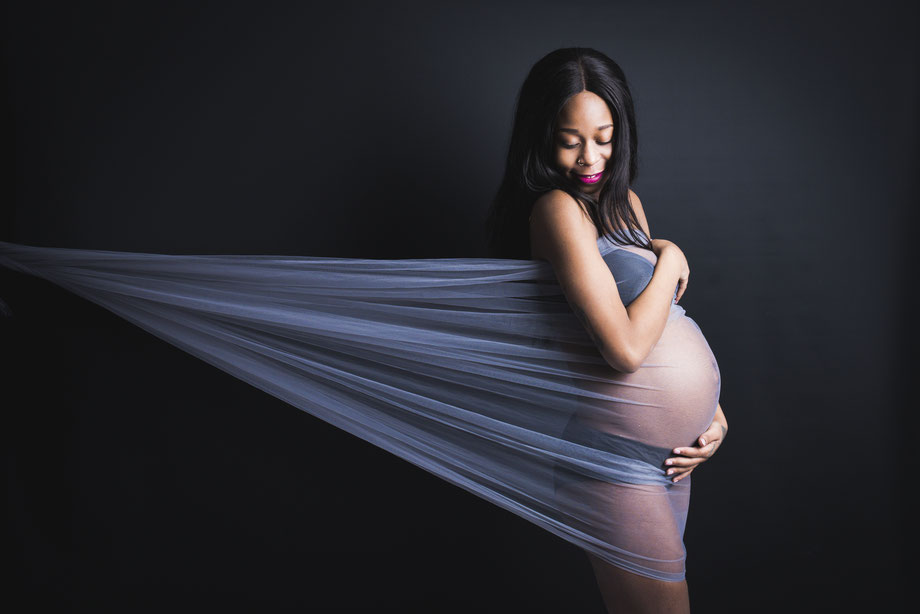 pregnancy shoot with fabric