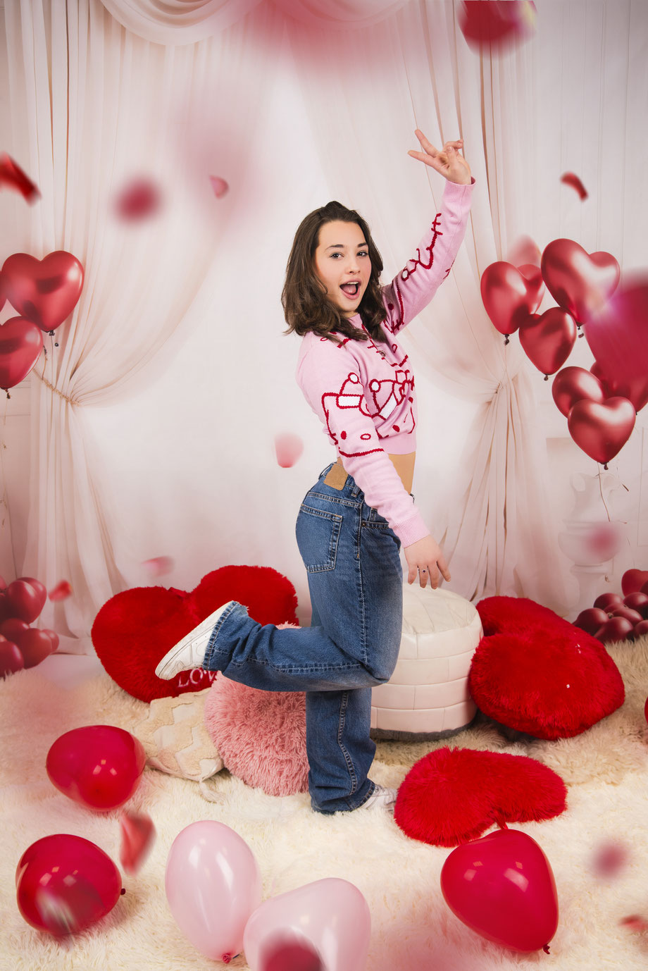 teenager photography with hearts