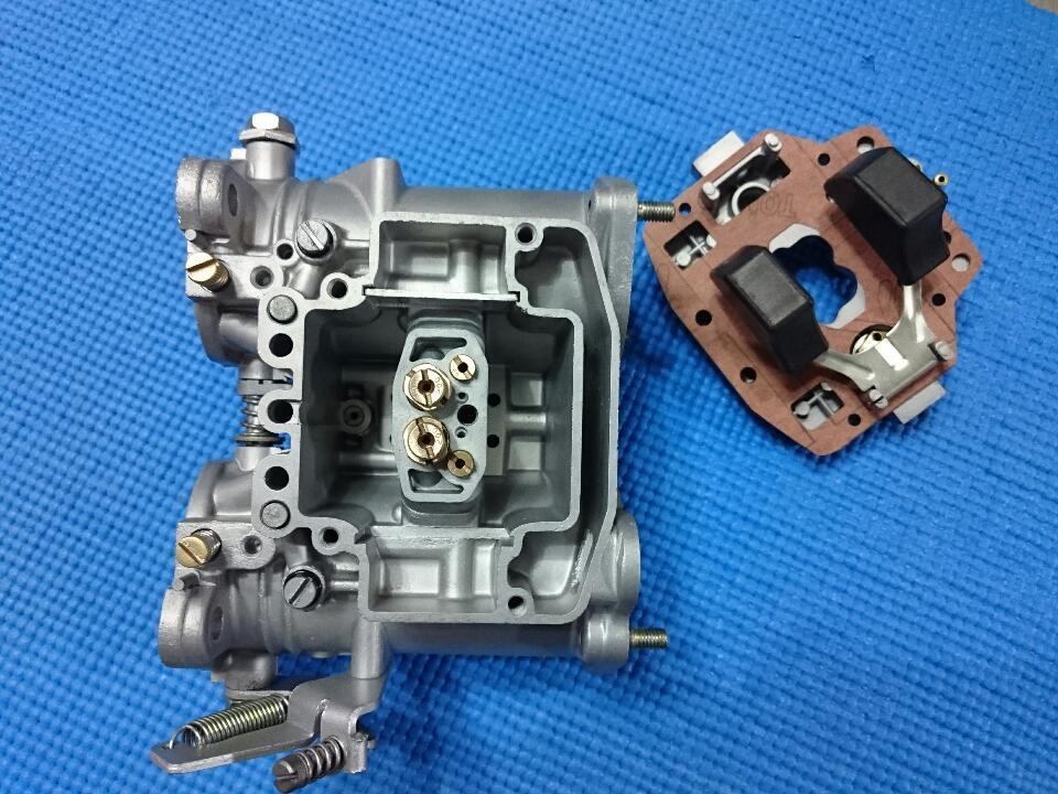 L20.24.26.28エンジンのソレックス・ウェーバーキャブ用30mmフューエル