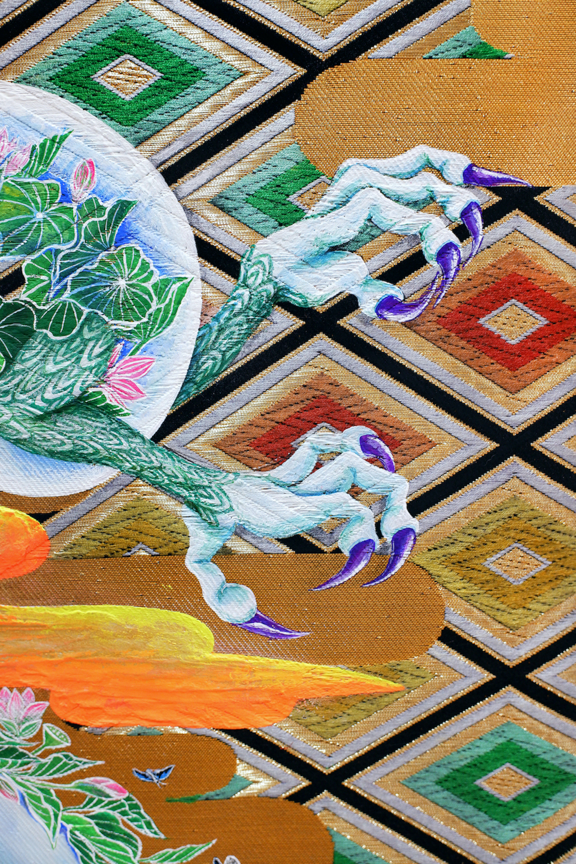 dragon's hands