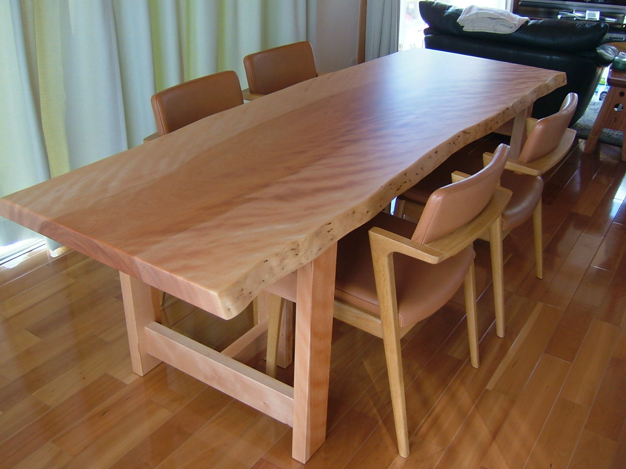 一枚板の無垢テーブル - 飛騨高山 匠の家具 Gallery森の芽ぐみ 一枚板の無垢テーブル - 飛騨高山 匠の家具 Gallery森の芽ぐみ