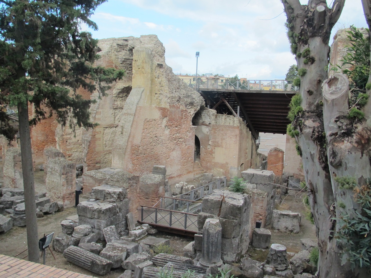 Amfiteatro Neronlano Flavio