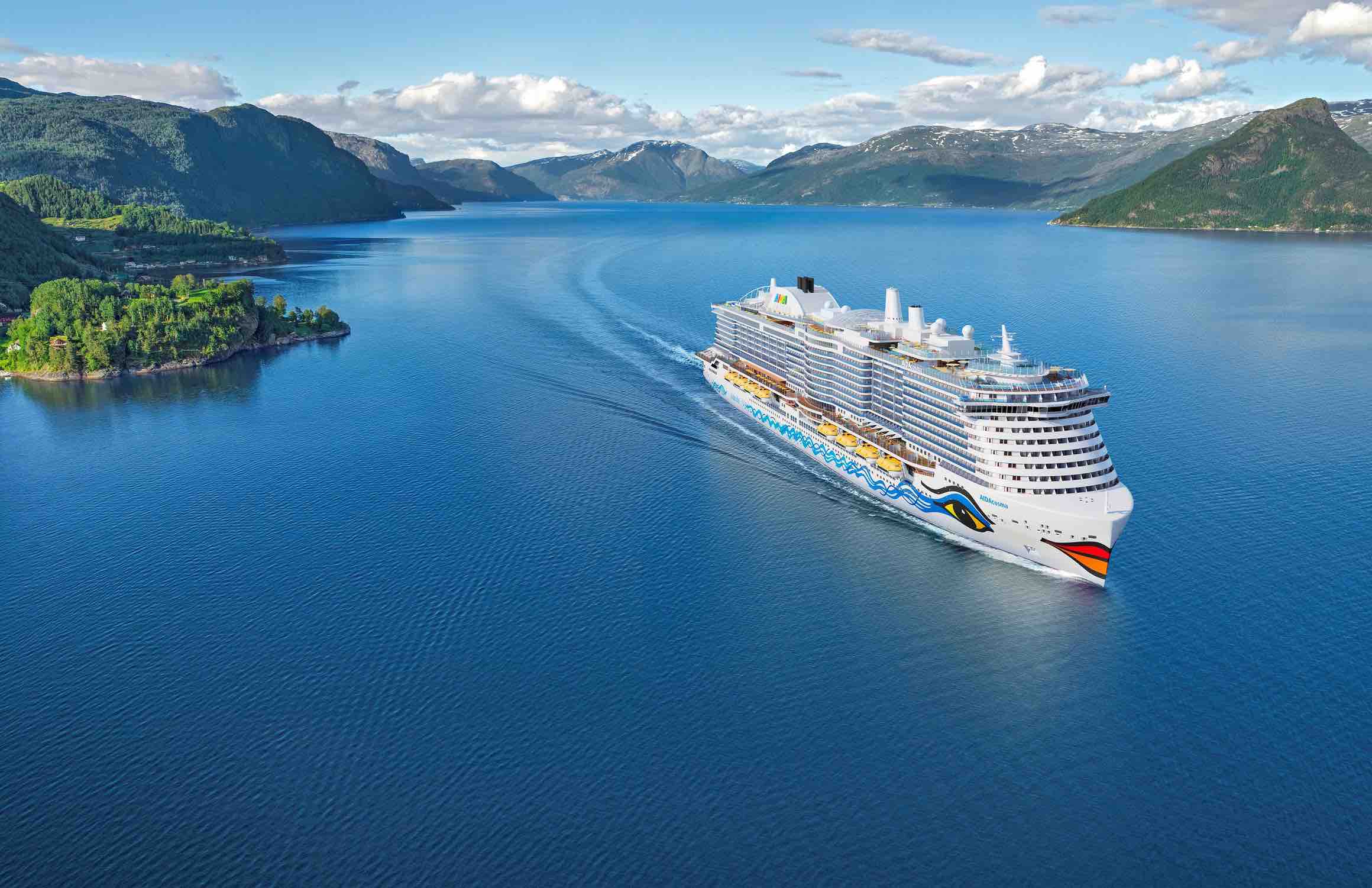 AIDAnova & AIDAcosma am 23. Oktober 2021 zusammen in Kiel Große Taufe