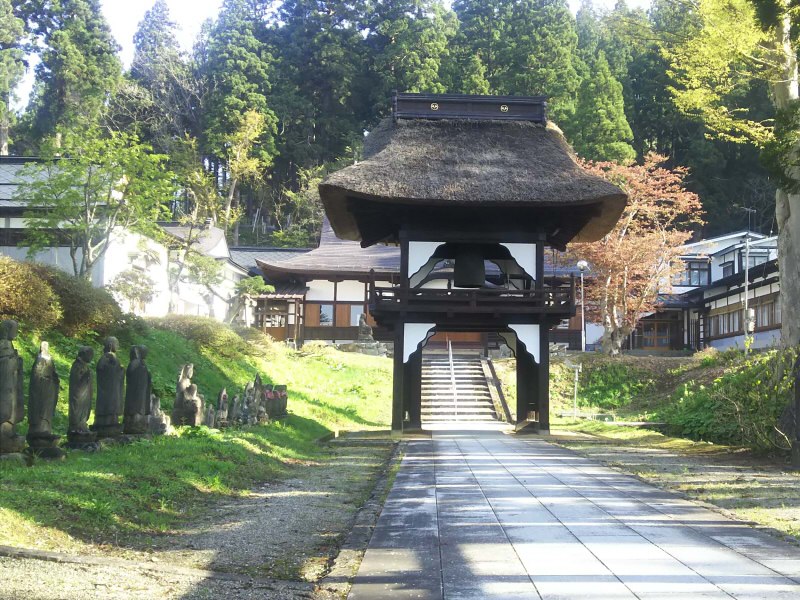 鐘楼門
