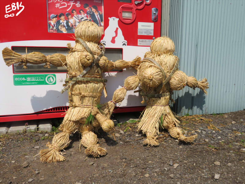 濁川の虫送りに使われる藁人形（小坂町）