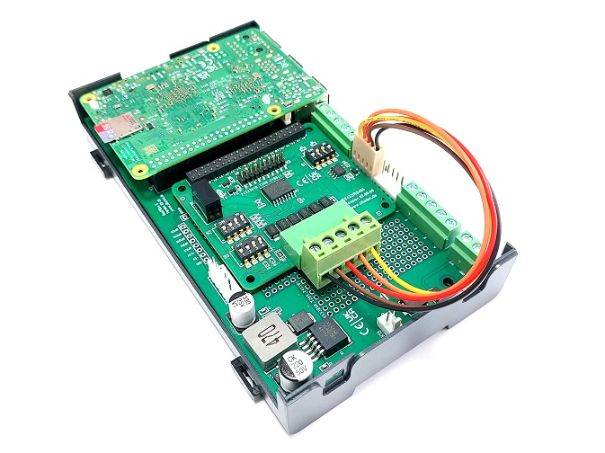 RasPibox V3 - Leiterplatte mit aufgestecktem HAT