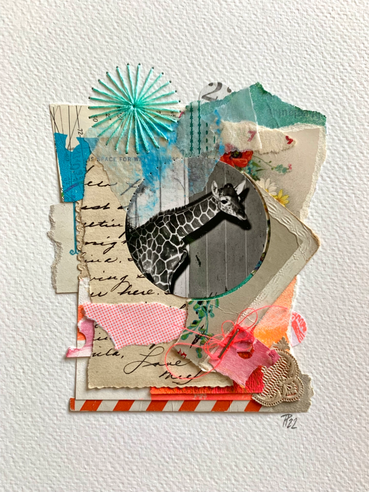 „YOUNG GIRAFFE“, handbestickte Collage auf Aquarellpapier, 15cm x 20cm (no.25/2022)