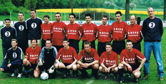 Michael Franz (obere Reihe, ganz rechts) war Teil der Bezirksliga-Meister-Mannschaft