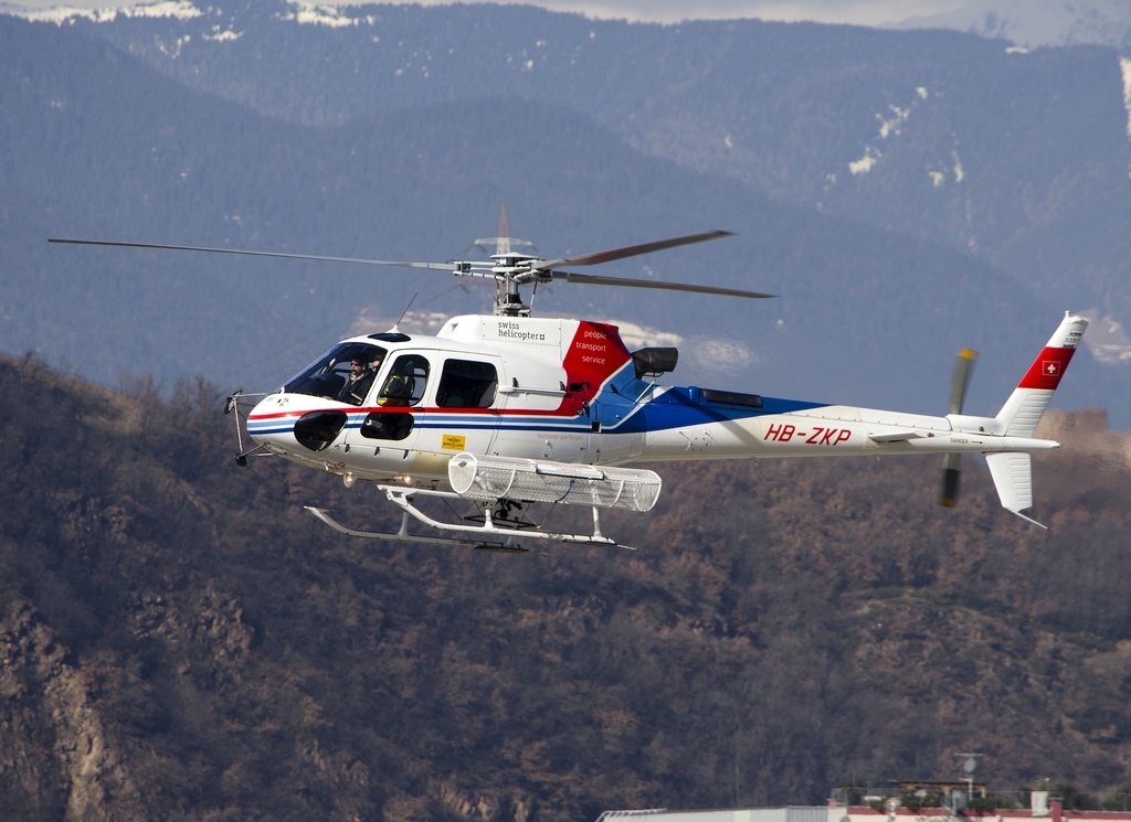 HB-ZKP Eurocopter AS-350B3 Ecureuil AS50 4701 H1T 4B4317 Swiss Helicopter AG @ Aeroporto di Bolzano © Piti Spotter Club Verona