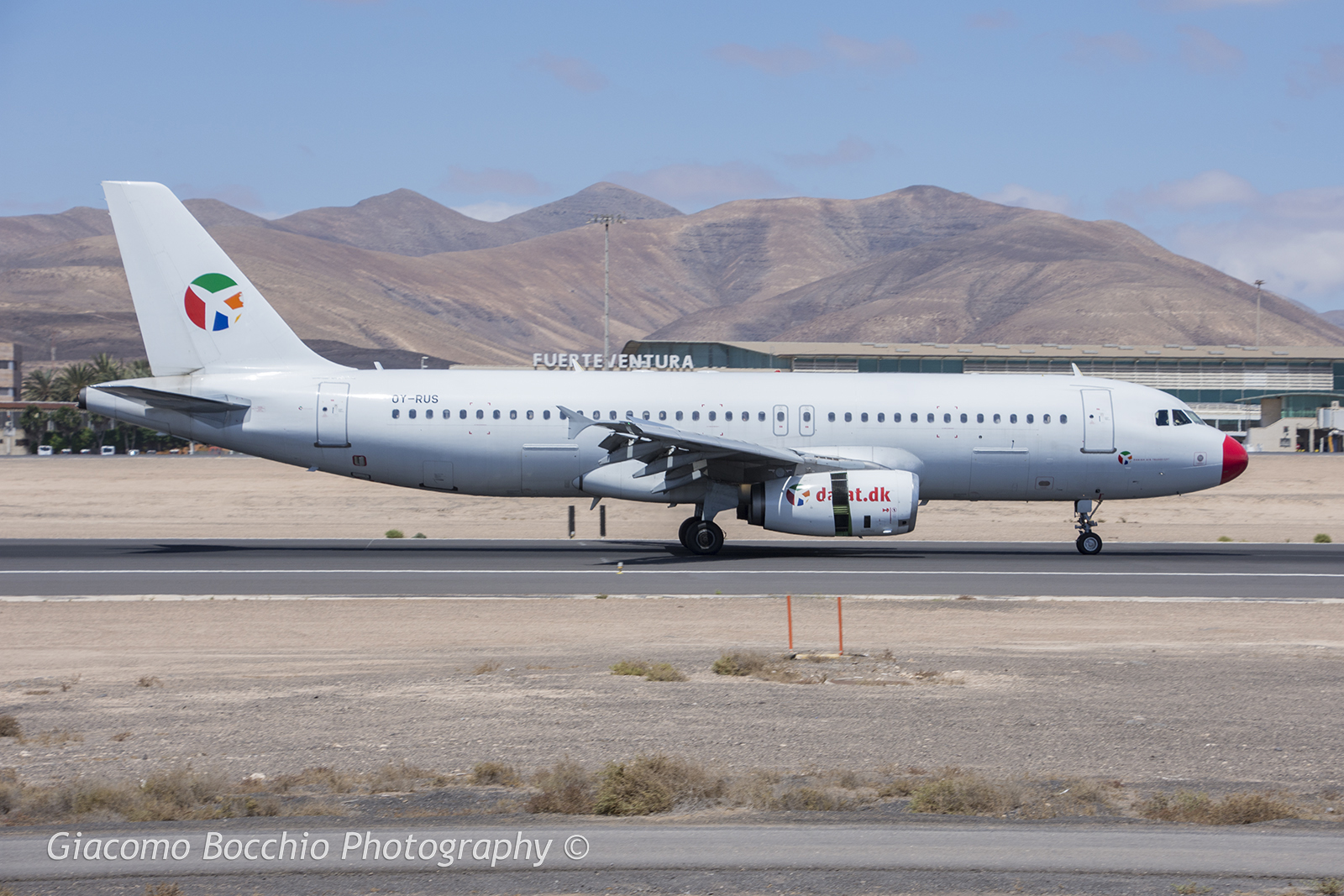 OY-RUS A320-231 447 Danish Air Transport @ Fuerteventura Airport 08.2017 © Piti Spotter Club Verona