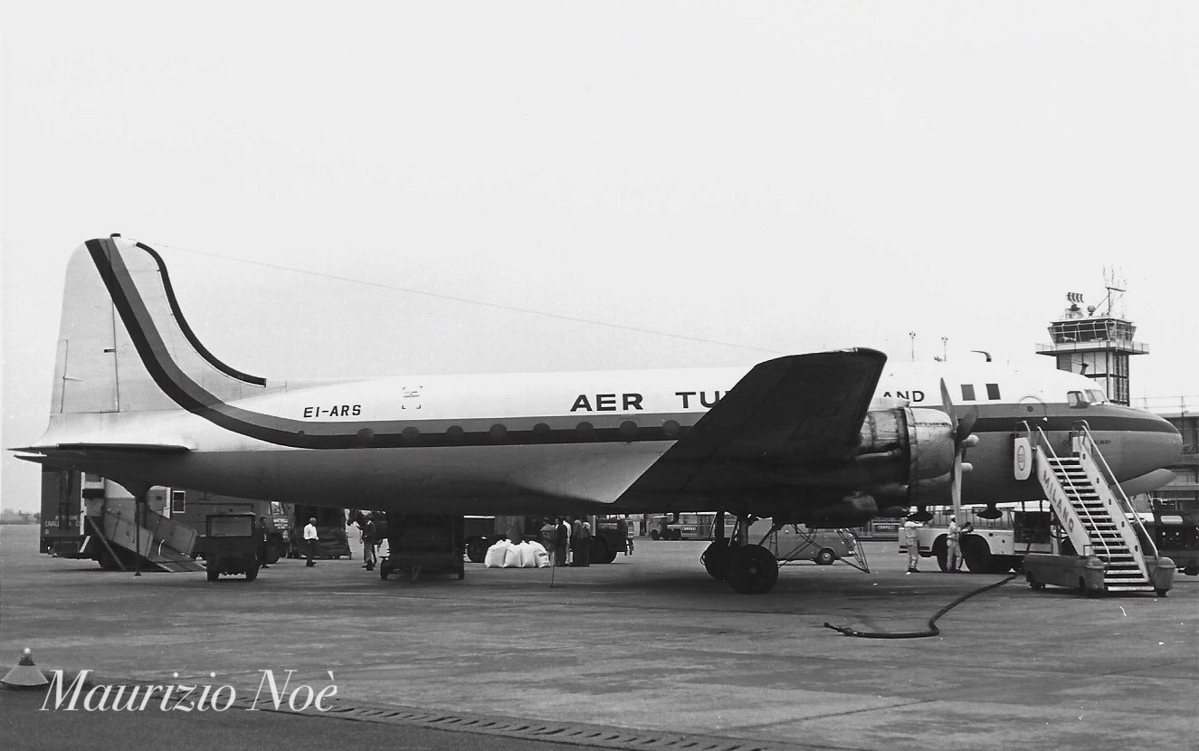 EI-ARS Douglas DC-4A 27289 0235 R2000  Aer Turas 1945 © collezione Maurizio Noè p.g.c. - Piti Spotter Club Verona