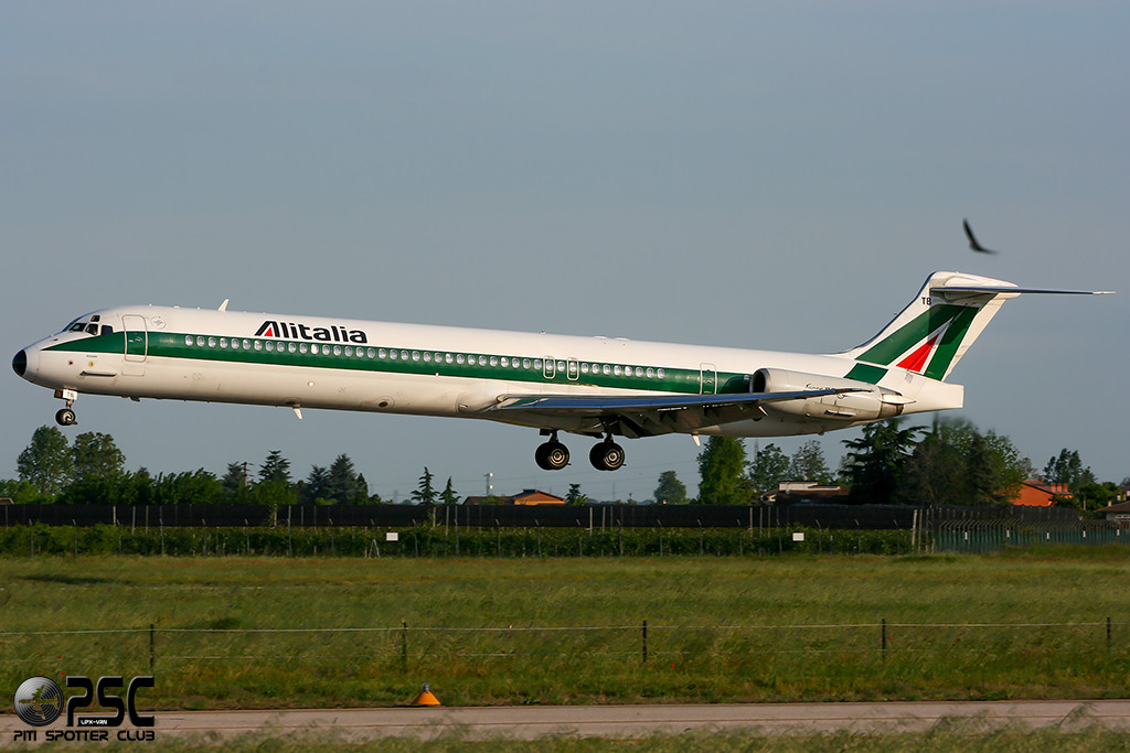 I-DATB MD-82 53221/2079 Alitalia
