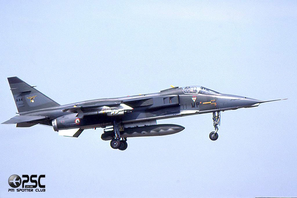 A101   Jaguar A   @ Aeroporto di Verona   © Piti Spotter Club Verona