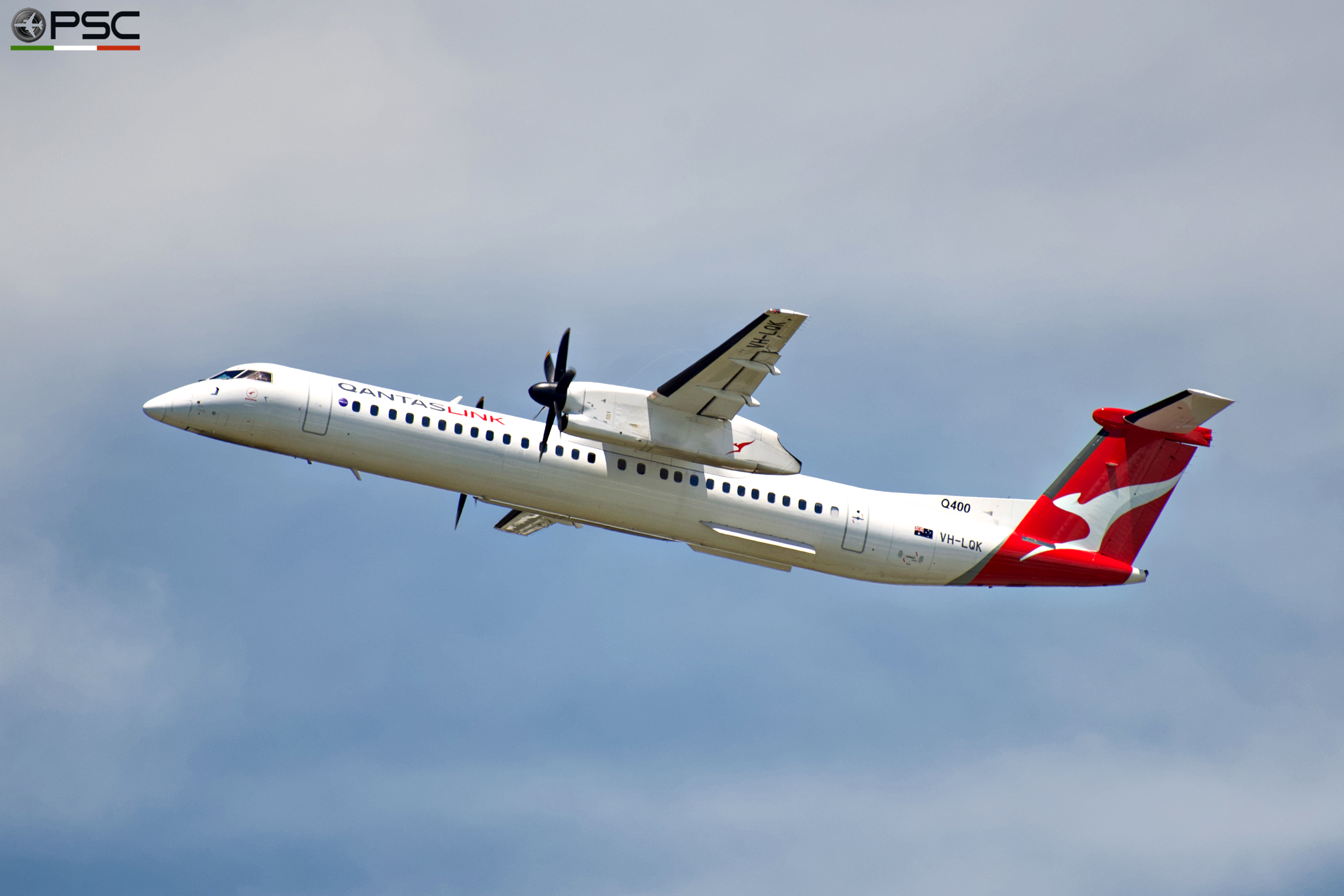 VH-LQK DHC-8-402 4415 QANTASLink @ Brisbane Airport - 11/2023 - per gentile concessione di Maurizio Martinelli  ©  Piti Spotter Club Verona