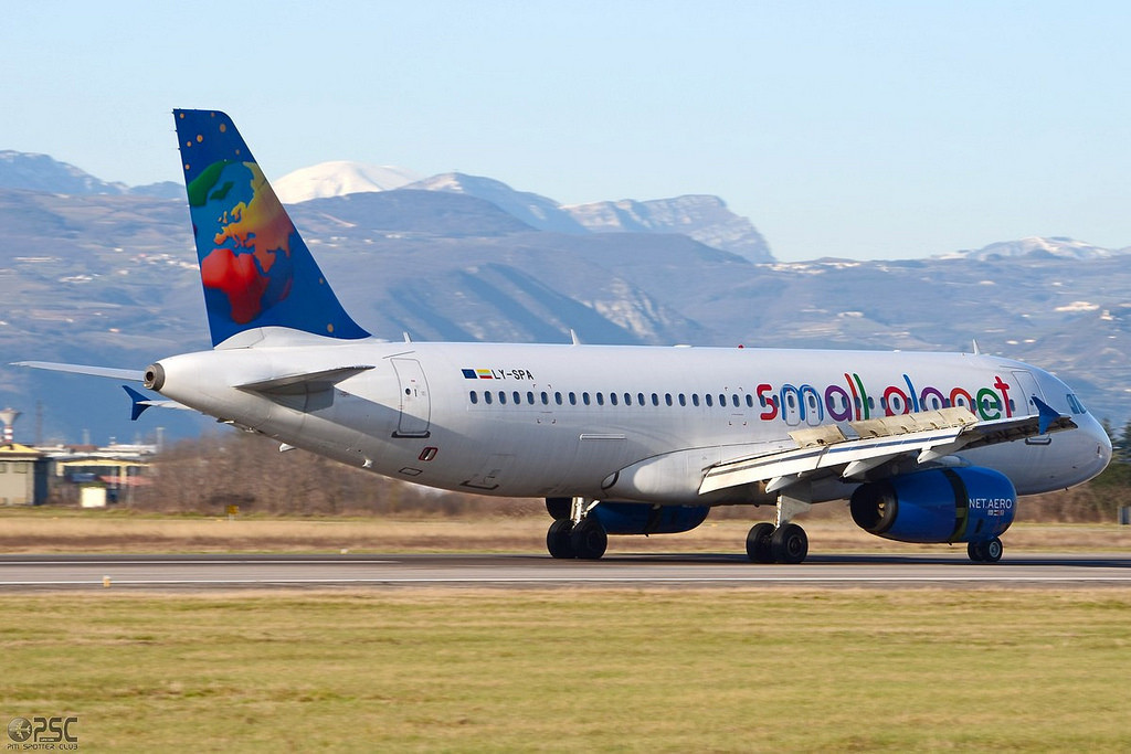 LY-SPA A320-232 1715 Small Planet Airlines @ Aeroporto di Verona © Piti Spotter Club Verona