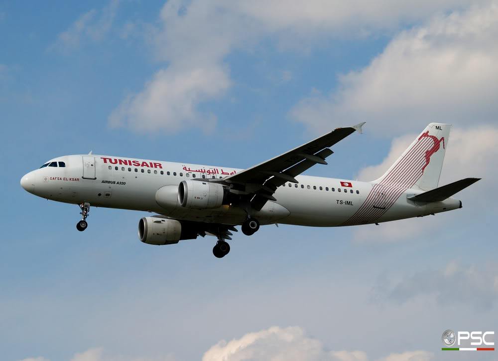 TS-IML A320-211 958 Tunisair @ London Heathrow Airport 05.05.2007 © Piti Spotter Club Verona