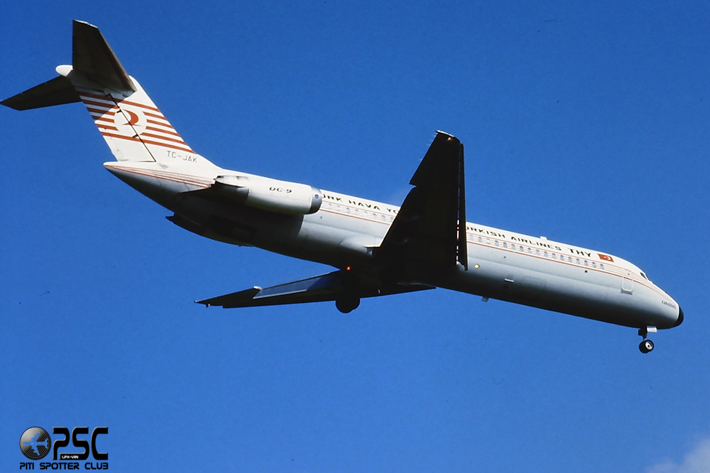 TC-JAK  DC-9-32  47397/636  Turkish Airlines - THY Türk Hava Yollari  @ Aeroporto di Verona © Piti Spotter Club Verona