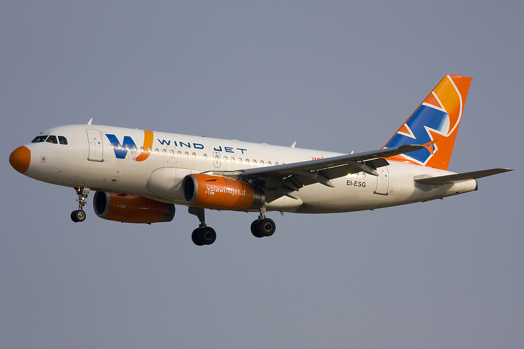 EI-ESG A319-132 2797 Wind Jet @ Venezia Airport 11.06.2012 © Piti Spotter Club Verona