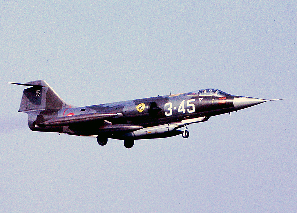 Gli F-104 del Terzo Stormo: 3-45 -  @ Aeroporto di Verona   © Piti Spotter Club Verona