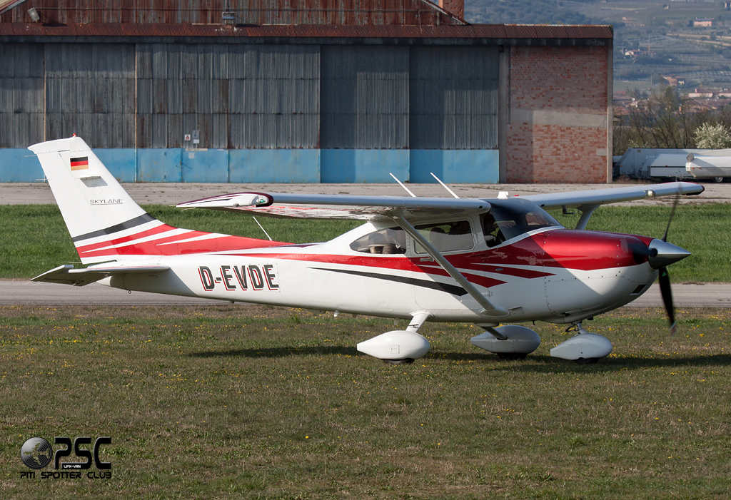 D-EVDE Cessna T182T Turbo Skyline C182 @ Aeroporto Verona Boscomantico © Piti Spotter Club Verona