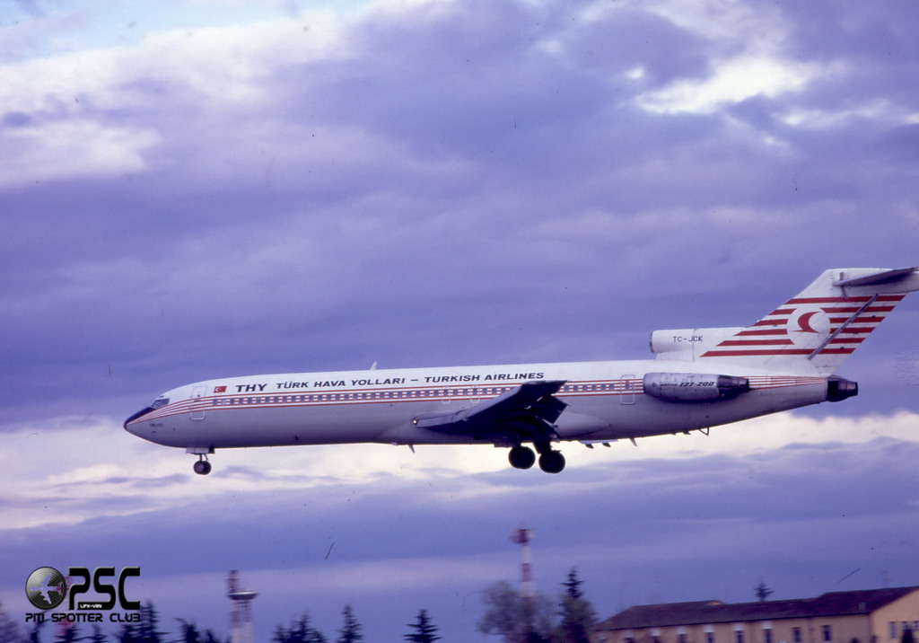 TC-JCK  B727-243  21664/1448  Turkish Airlines - THY Türk Hava Yollari  @ Aeroporto di Verona © Piti Spotter Club Verona