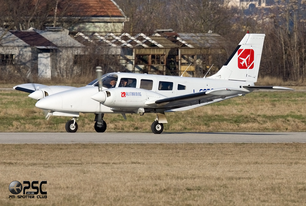 I-GORC - Piper PA-34 Seneca