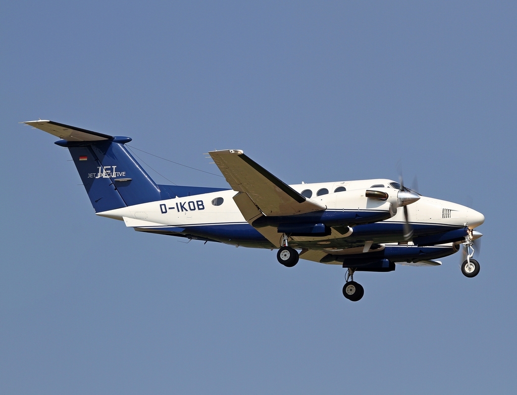 D-IKOB Beech B200 BB-921 Jet Executive International Charter @ Aeroporto di Verona © Piti Spotter Club Verona