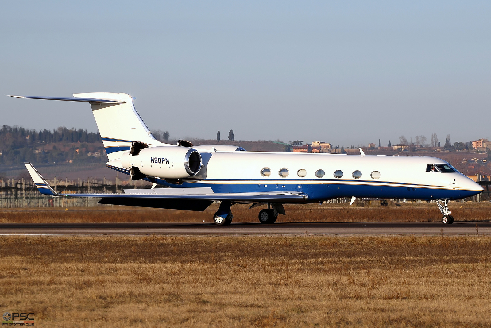 N80PN Gulfstream Aerospace G-V GLF5 576  @ Aeroporto di Verona - 2017 © Piti Spotter Club Verona