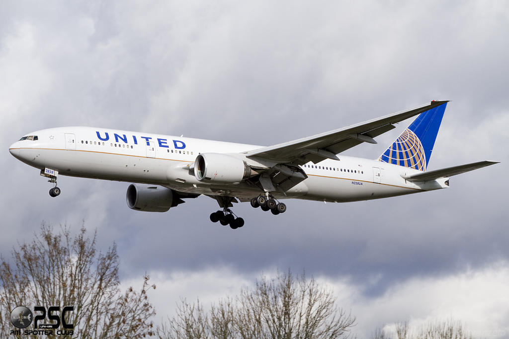 N228UA B777-222ER 30556/384 United Airlines @ London Heathrow Airport 07.02.2014 © Piti Spotter Club Verona