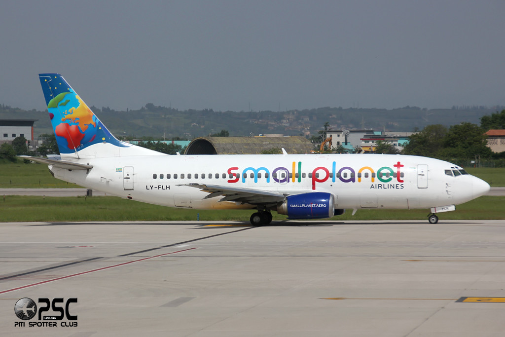 LY-FLH B737-382 25161/2226 Small Planet Airlines