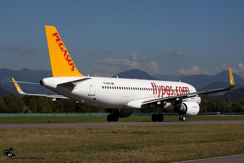 TC-DCE A320-214 6465 Pegasus Airlines @ Bergamo Airport 04.10.2016 © Piti Spotter Club Verona