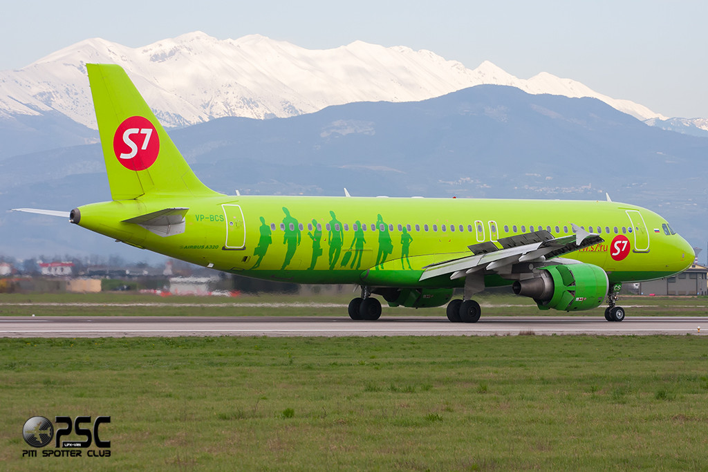 VP-BCS A320-214 3490 S7 Airlines