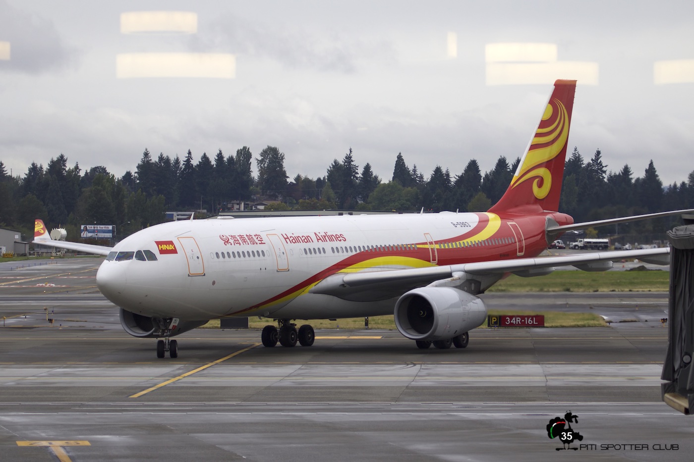 B-5963 A330-243 1573 Hainan Airlines @ Seattle Airport 25.09.2013 © Piti Spotter Club Verona