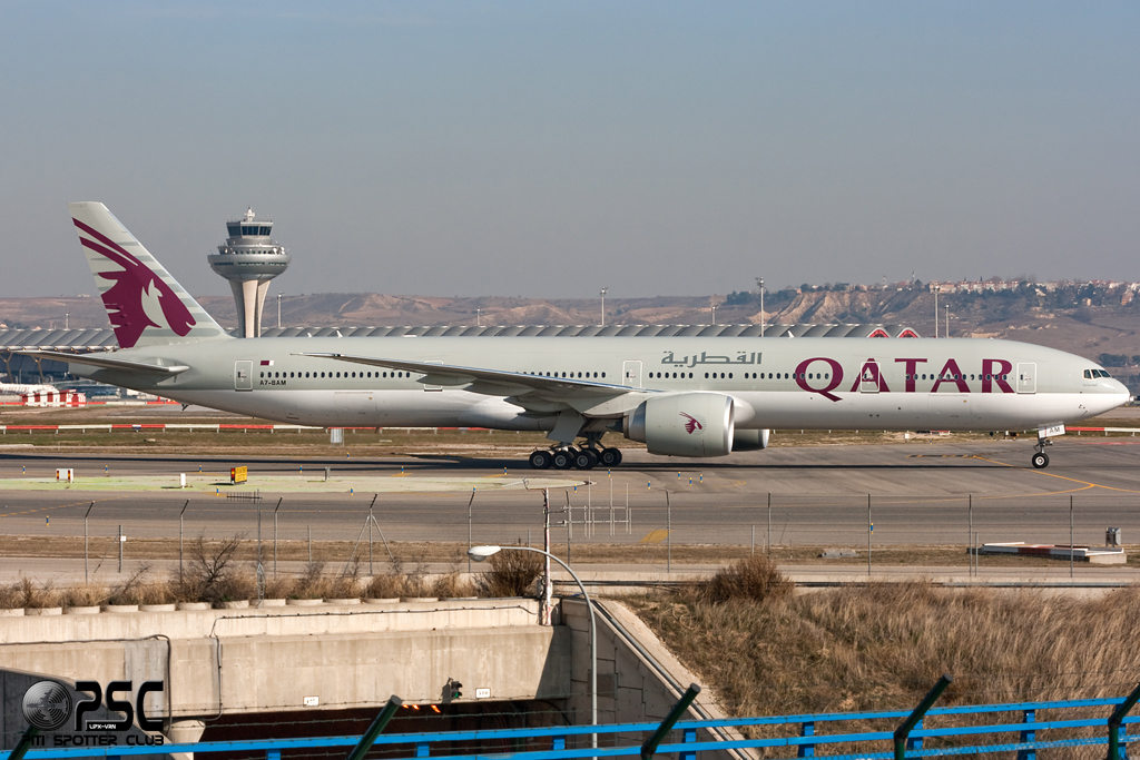 A7-BAM B777-3DZER 38245/922 Qatar Airways @ Madrid Airport 01.2012  © Piti Spotter Club Verona