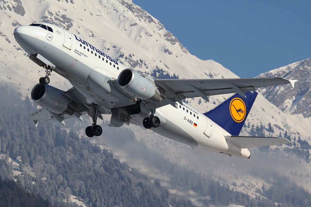 D-AIBD A319-112 4455 Lufthansa @ Innsbruck Airport  26.01.2013 © Piti Spotter Club Verona