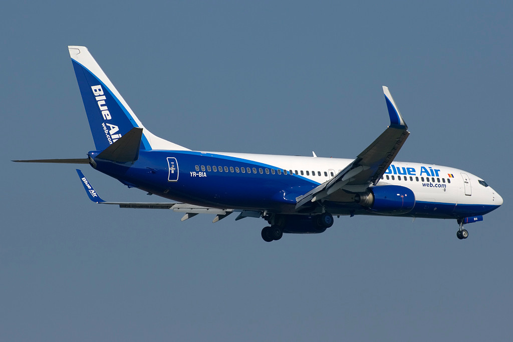 YR-BIA B737-8AS 29925/588 Blue Air