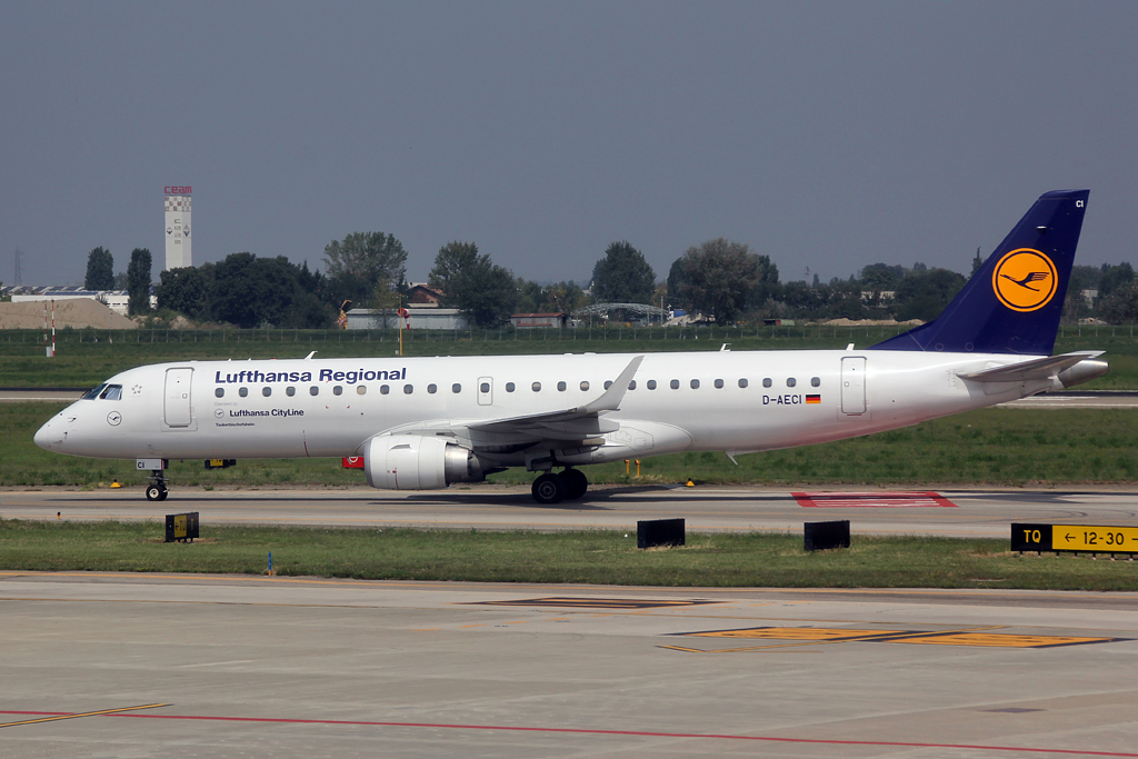 D-AECI ERJ190LR 19000381 Lufthansa CityLine @ Bologna Airport  03.09.2014 © Piti Spotter Club Verona
