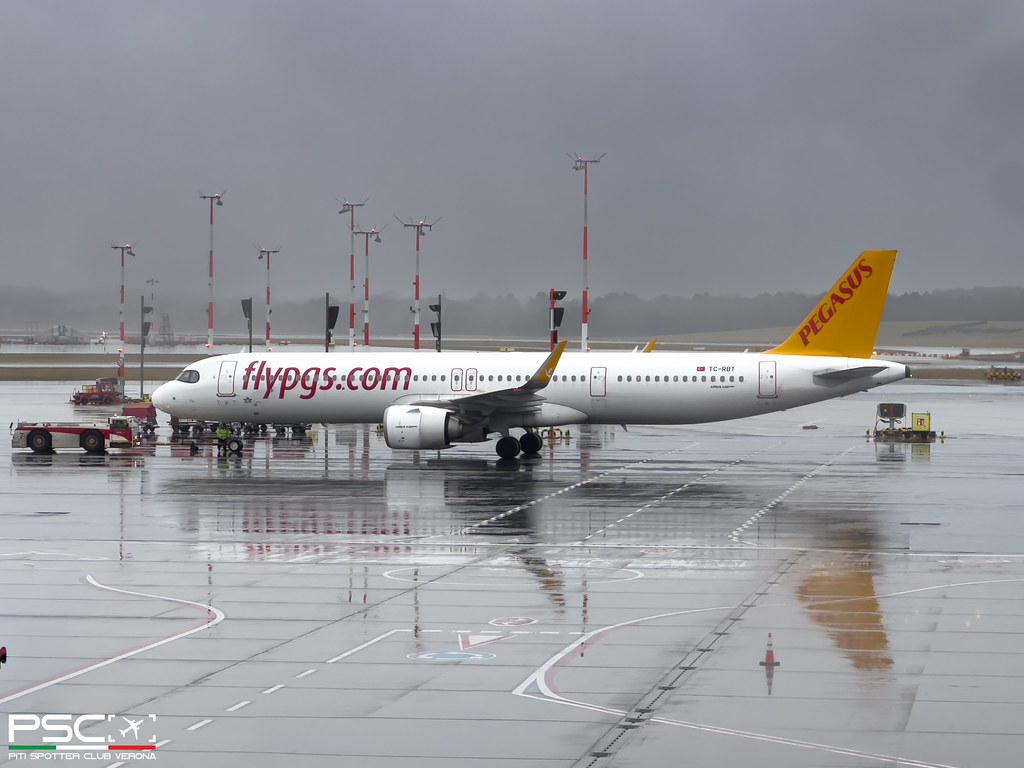 TC-RBT Airbus A321-251NX 10924  LEAP-1A32  Pegasus 2022  @ Hamburg HAM 02 2026 © Piti Spotter Club Verona