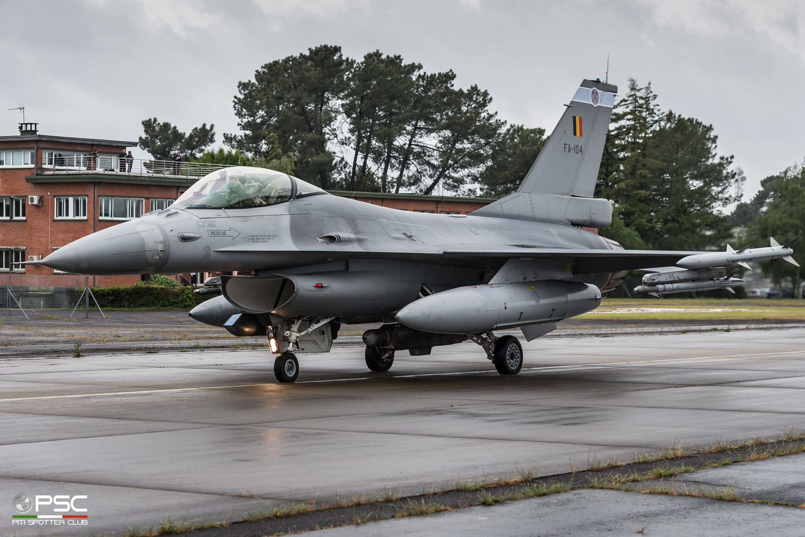 FA104   F-16AM  6H-104  10w © Piti Spotter Club Verona 