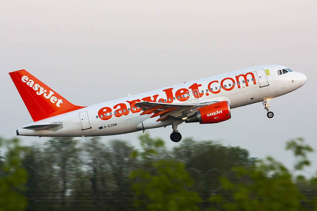 G-EZSM A319-111 2062 EasyJet Airline @ Treviso Airport 24.04.2013  © Piti Spotter Club Verona